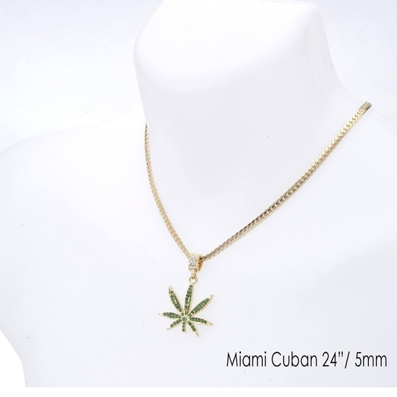 Mans Necklace - Picture 2 of 3